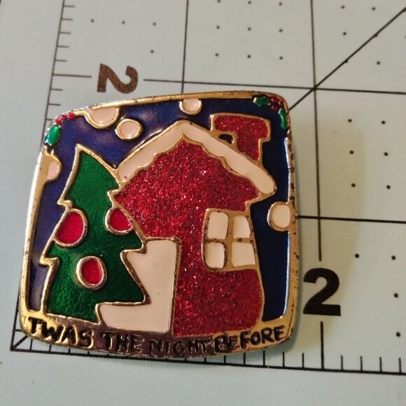 Twas the Night Before Pin Brooch Christmas Tree House Glitter Enamel - Picture 3 of 4